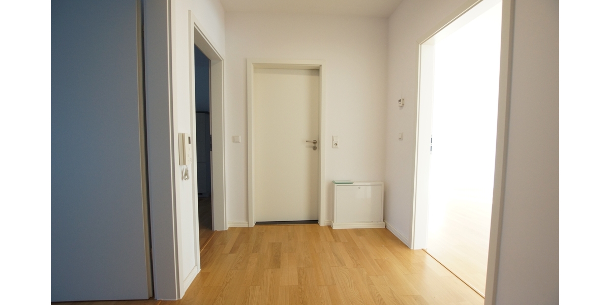 Moderne und großzügige 5 Zimmer-Wohnung über zwei Etagen mit separatem Eingang und Einbauküche - Maisonettenwohnung Düsseldorf Heerdt | Angebot:27313431