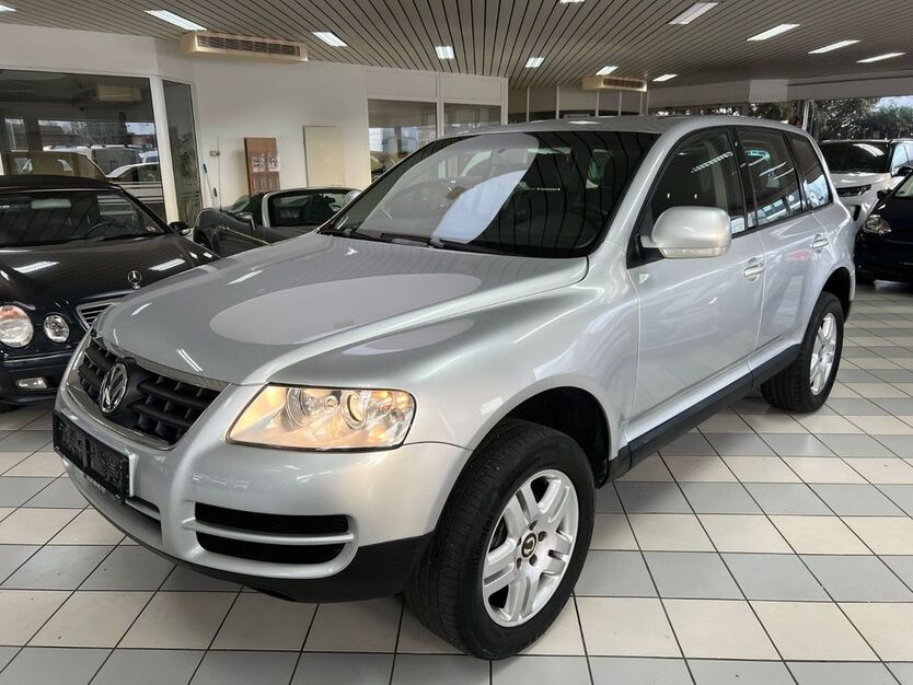 VW Touareg 127.853 km 8.990 € Neuss 41469