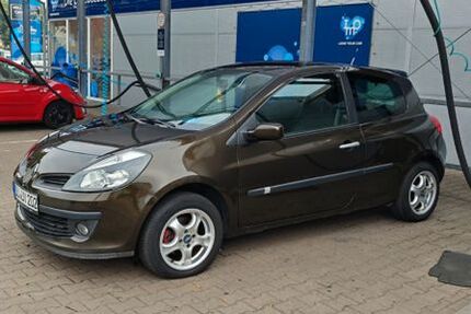 Renault Clio 138.000 km 2.499 &euro; Duisburg 47137