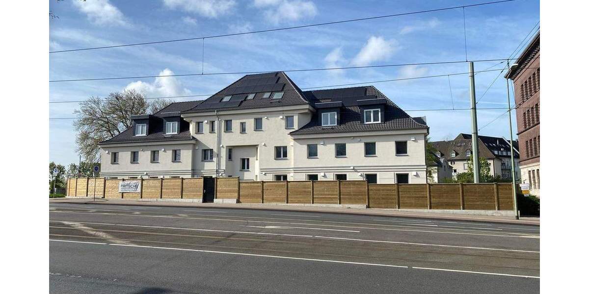 Top-Wohnung im 1. OG mit Balkon, energetisch kernsaniert 3 zimmer