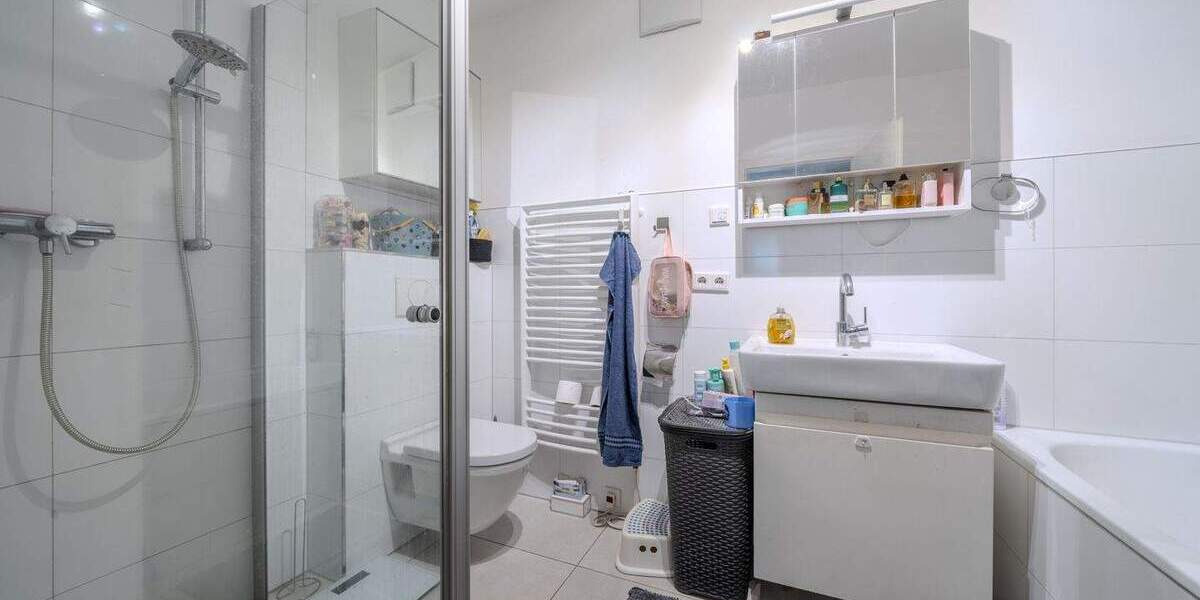 Exklusive Eigentumswohnung in Düsseldorf-Lohausen - modernes Baujahr, 4 Zimmer - wird bezugsfrei 4 zimmer