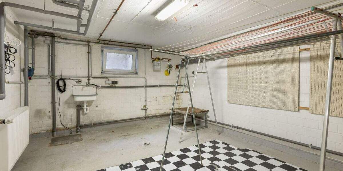 Reihenmittelhaus mit viel Potenzial in Neuss-Grefrath 4 zimmer