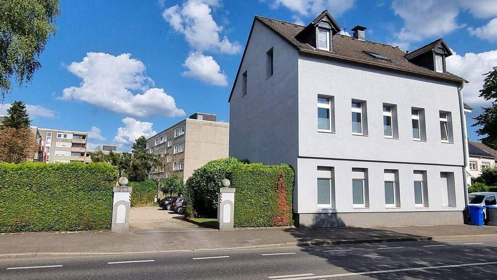 Mehrfamilienhaus mit Baugrundstück im Hildener Süden 1 zimmer