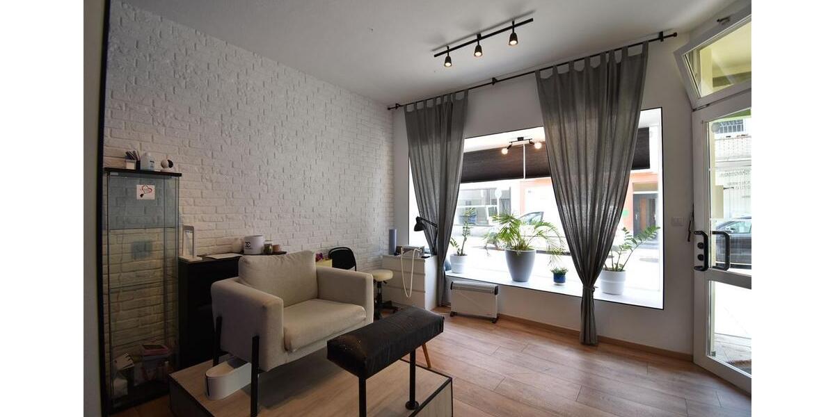 Ehemaliges Beautystudio! Bezugsfreies Ladenlokal in KR-City zimmer