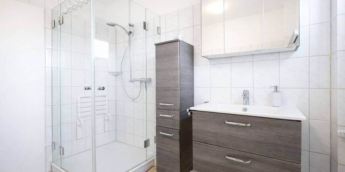 Etagenwohnung Krefeld / Cracau Cracau - 2 Zimmer, 107 m&sup2;, 1.120&euro; | Angebot:26766749