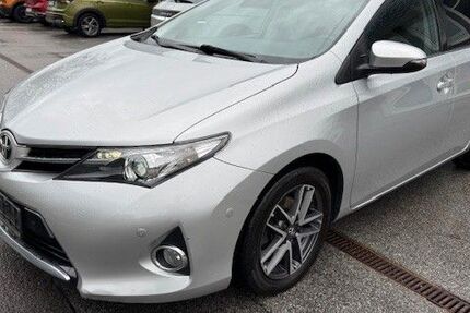 Toyota Auris 134.658 km 9.500 &euro; Remscheid 42899