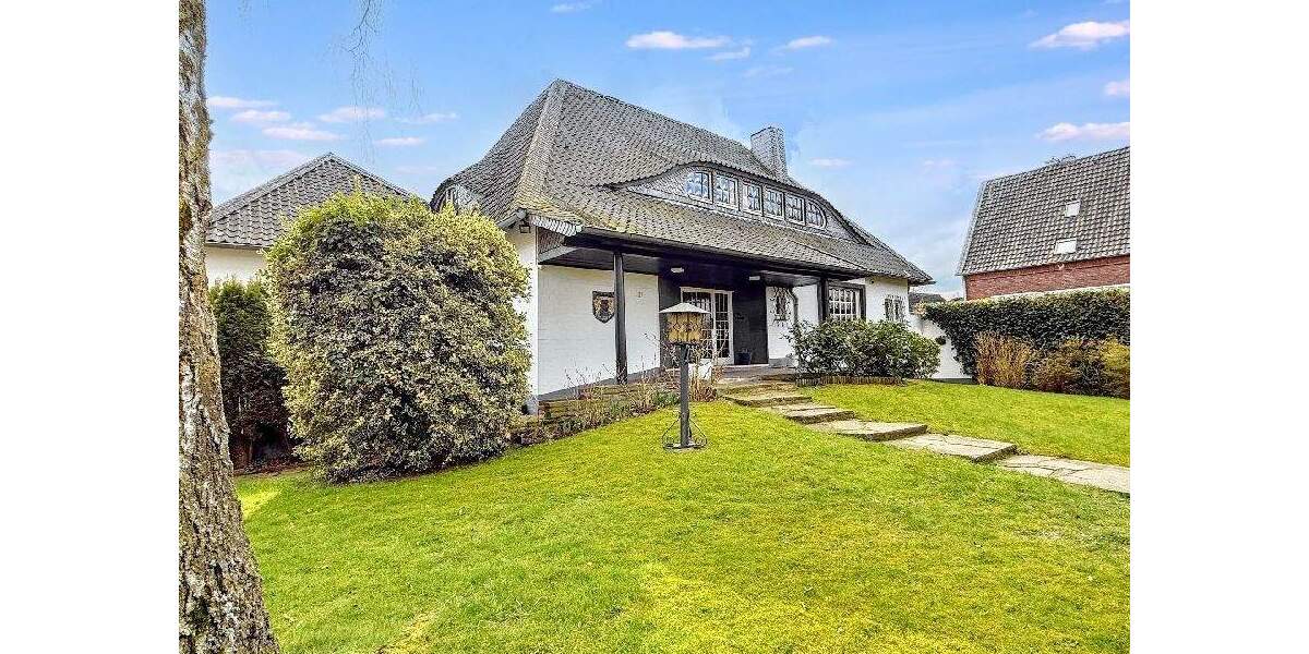 TOLLES ANWESEN MIT SCHWIMMBAD IN KREFELD-KLIEDBRUCH! 9 zimmer