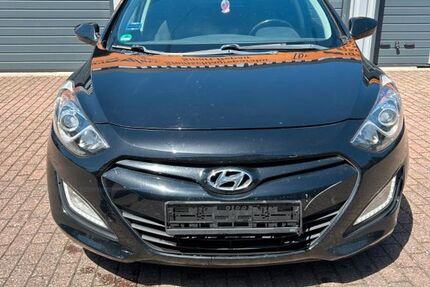 Hyundai i30 157.000 km 2.999 &euro; Duisburg 47239