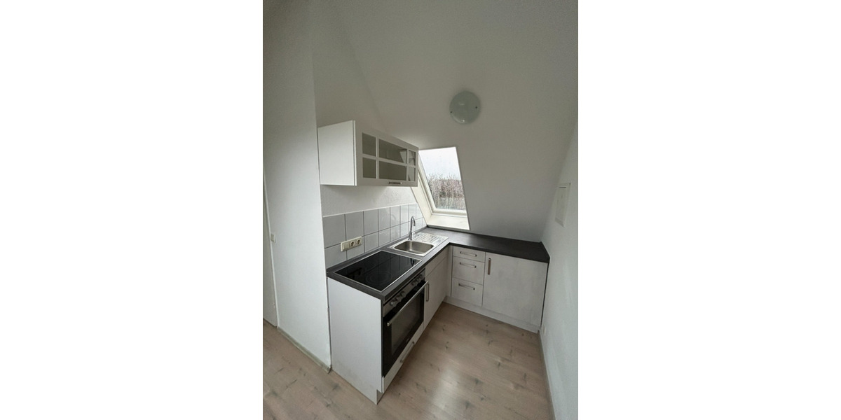 Dachgeschoßwohnung Düsseldorf Stadtbezirk 8 - 1 Zimmer, 30 m&sup2;, 750&euro; | Angebot:25646351