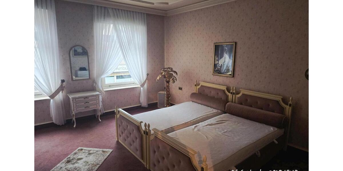 Etagenwohnung Bedburg - 6 Zimmer, 180 m&sup2;, 1.800&euro; | Angebot:25216102