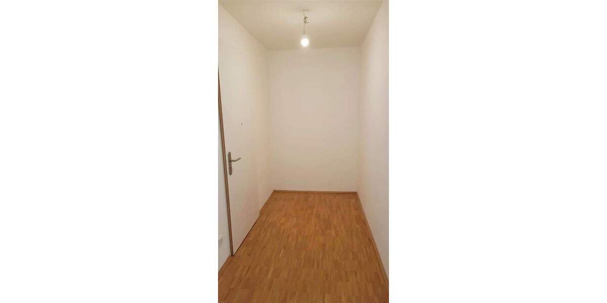 Etagenwohnung Mönchengladbach Stadtmitte - 3 Zimmer, 87 m&sup2;, 1.158&euro; | Angebot:25707467