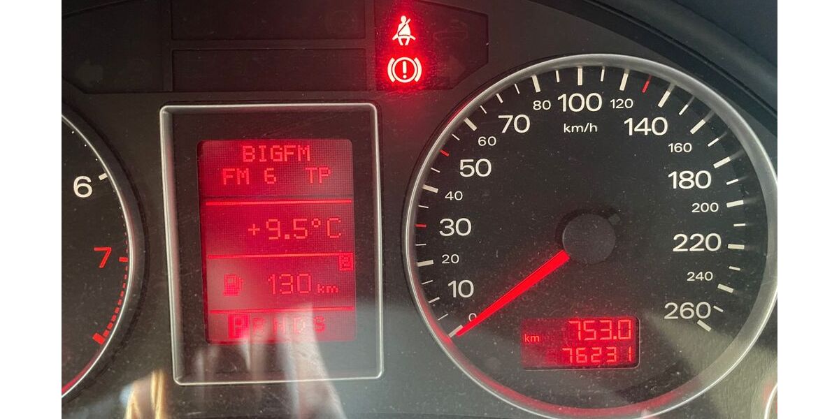 Audi A4 76.235 km 5.250 &euro; Dusseldorf 40468