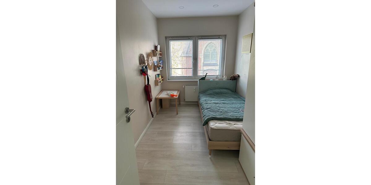Attraktive 4-Zimmer-Wohnung mit großen Balkon in Krefeld-Cracau 4 zimmer