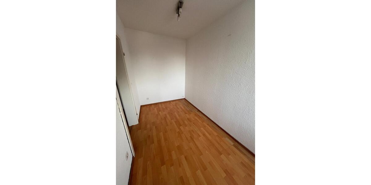 Dachgeschoßwohnung Solingen Wald - 3 Zimmer, 80 m&sup2;, 700&euro; | Angebot:25340771