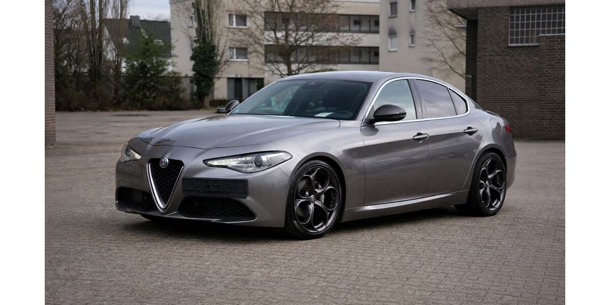 Alfa Romeo Giulia 29.811 km 27.900 &euro; Düsseldorf 40597