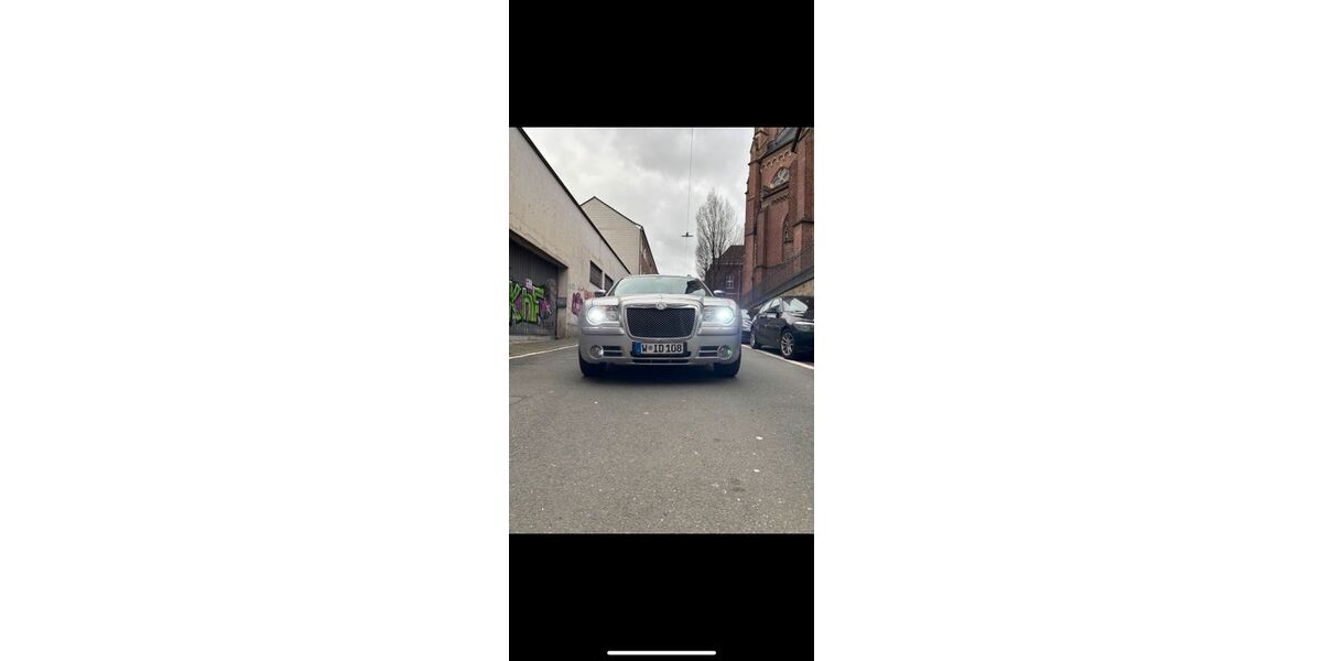 Chrysler 300C 204.000 km 3.200 &euro; Wuppertal 42105