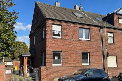 Kernsaniertes Haus mit großem Garten in NE-Holzheim 6 zimmer