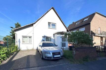 Kaufpreisreduktion! Attraktives, freistehendes Haus mit schönem Garten in Köln-Godorf