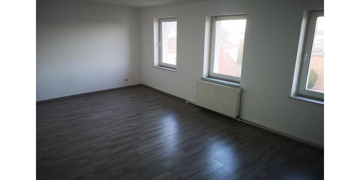 Maisonette Wohnung 124 m2 in Duisburg 47226 zu vermieten. 4 zimmer