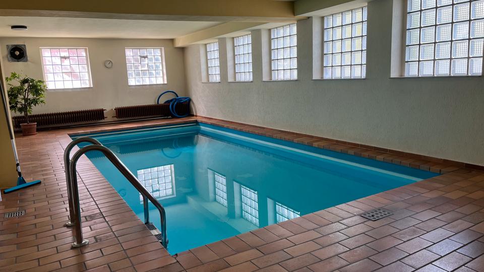 Helle 3 Zimmerwohnung mit Schwimmbad und Sauna 3 zimmer