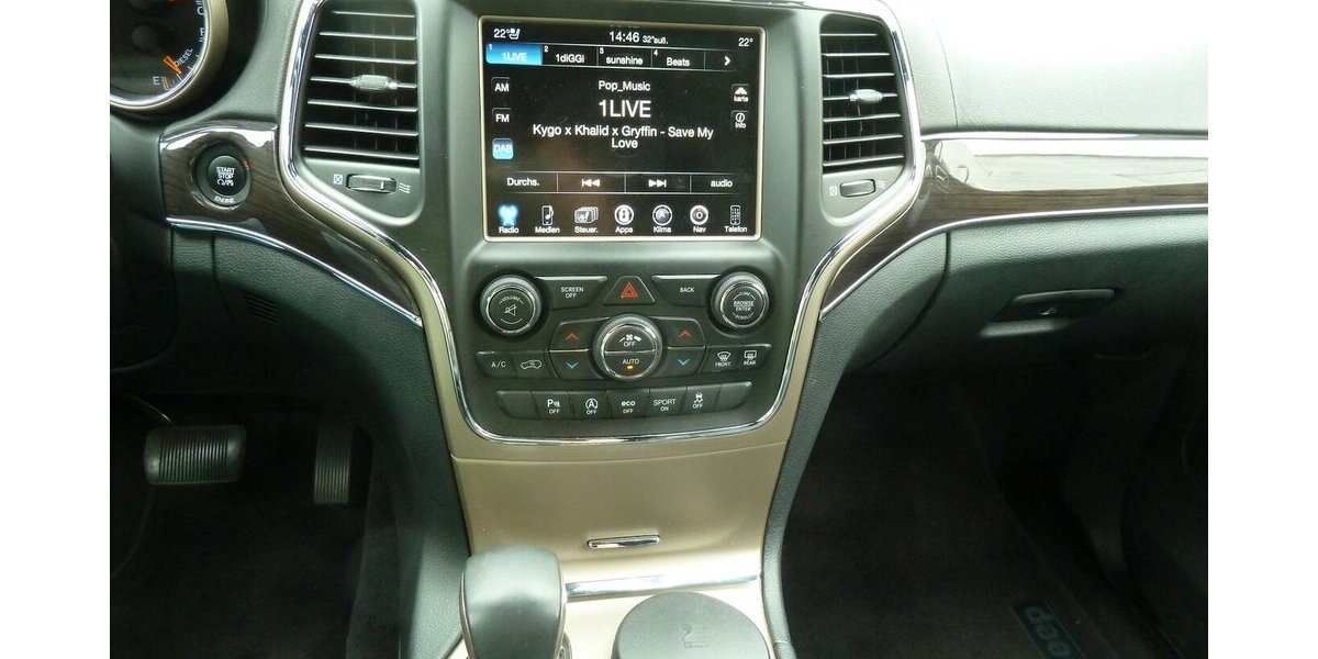 Jeep Grand Cherokee 3.0 CRD Overland Leder Navi Alu20´´ 150.000 km 12.900 &euro; Ratingen 40885