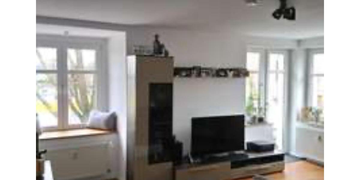 NE-Holzheim: 2-Zimmer-Wohnung, Wohnküche mit EBK und Balkon 2 zimmer