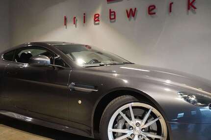Aston Martin V8 33.000 km 74.941 &euro; Duisburg 47228