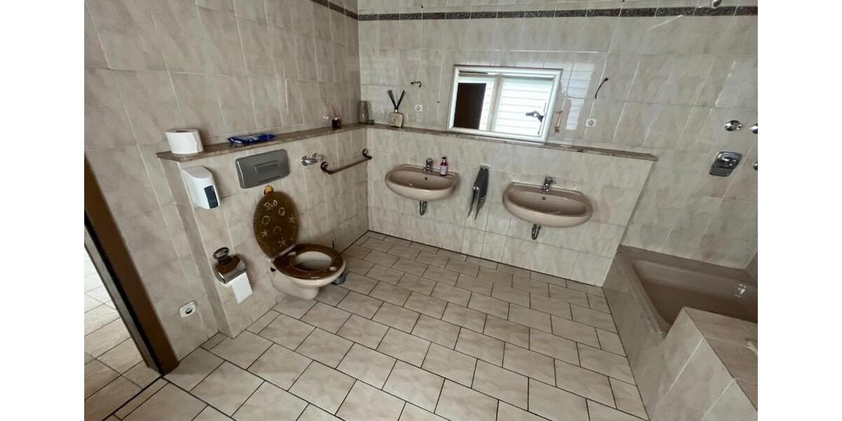 Gewerbeimmobilie 5 Zimmer+Carport+Stellplätze (EGOG) zimmer