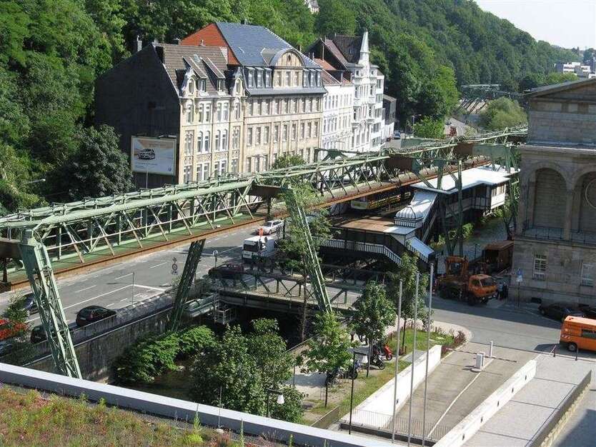 Haus zum Kaufen in Wuppertal 900.000 € 1480 m²