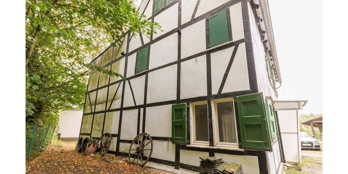 Heimwerker aufgepasst !! Freistehendes Fachwerkhaus * Renovierungsbedarf * ca. 132 m² Wfl. * ca. 354 m² Grundstück * ... 8 zimmer