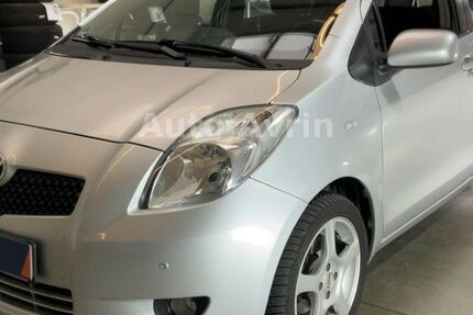 Toyota Yaris 114.029 km 6.999 &euro; Mönchengladbach 41238