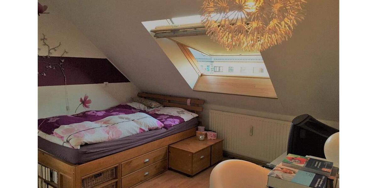 Dachgeschoßwohnung Duisburg Mittelmeiderich - 2 Zimmer, 60 m&sup2;, 450&euro; | Angebot:26413913