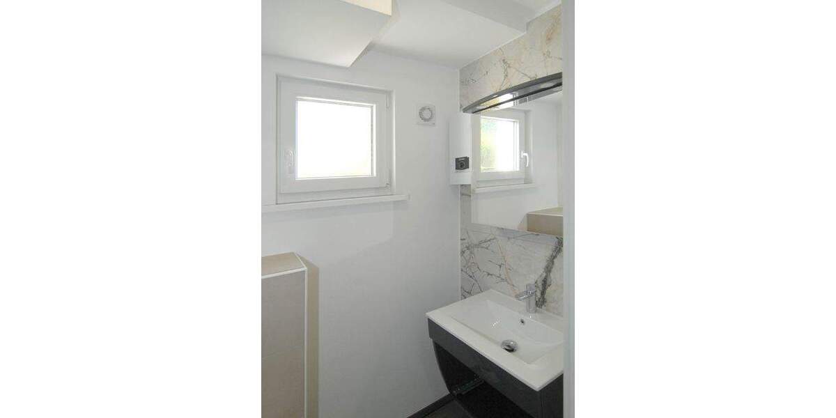 Düsseldorf-Unterrath: 3-Zimmer ETW mit Küche, Bad u. Flur ... plus 27 m² Nutzfläche im UG inkl. Gartennutzung ... Erstbezug nach Totalsanierung 3 zimmer