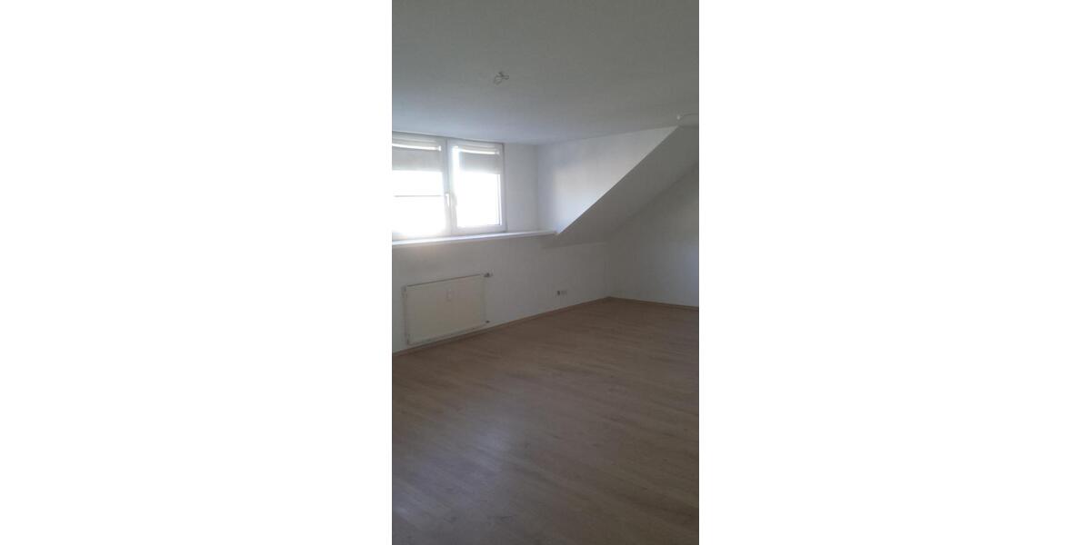 Dachgeschoßwohnung Krefeld - 2 Zimmer, 62 m&sup2;, 500&euro; | Angebot:25784079