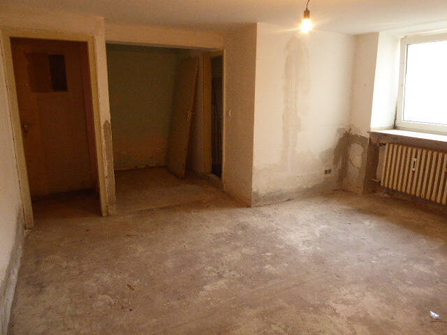 BEZUGSFREI IN 1A-LAGE RATHWESTFALENSTR. 8 RÄUME+2 BÄDER+WC KOMPLETT LAMINAT 3 EINGÄNGE ERDGESCHOSS 8 zimmer