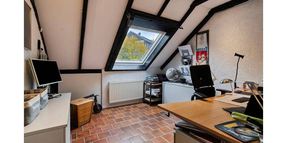 Drei Etagen voller Möglichkeiten - Reihenendhaus mit Einliegerwohnung, Garten & Garage in Winkhausen 7 zimmer