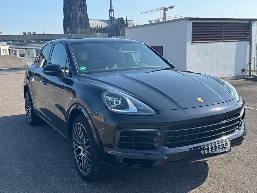 Porsche Cayenne 98.000 km 51.000 € Köln 50667
