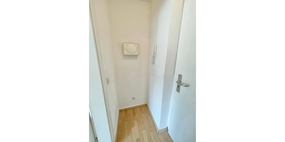 Dachgeschoßwohnung Düsseldorf Stadtbezirk 9 - 1 Zimmer, 33 m&sup2;, 460&euro; | Angebot:26153548