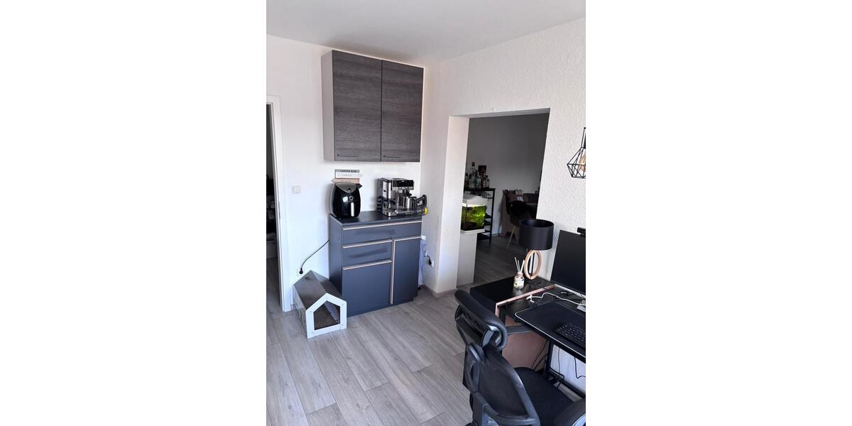 Etagenwohnung Düsseldorf Stadtbezirk 9 - 3.5 Zimmer, 84 m&sup2;, 1.200&euro; | Angebot:25350874