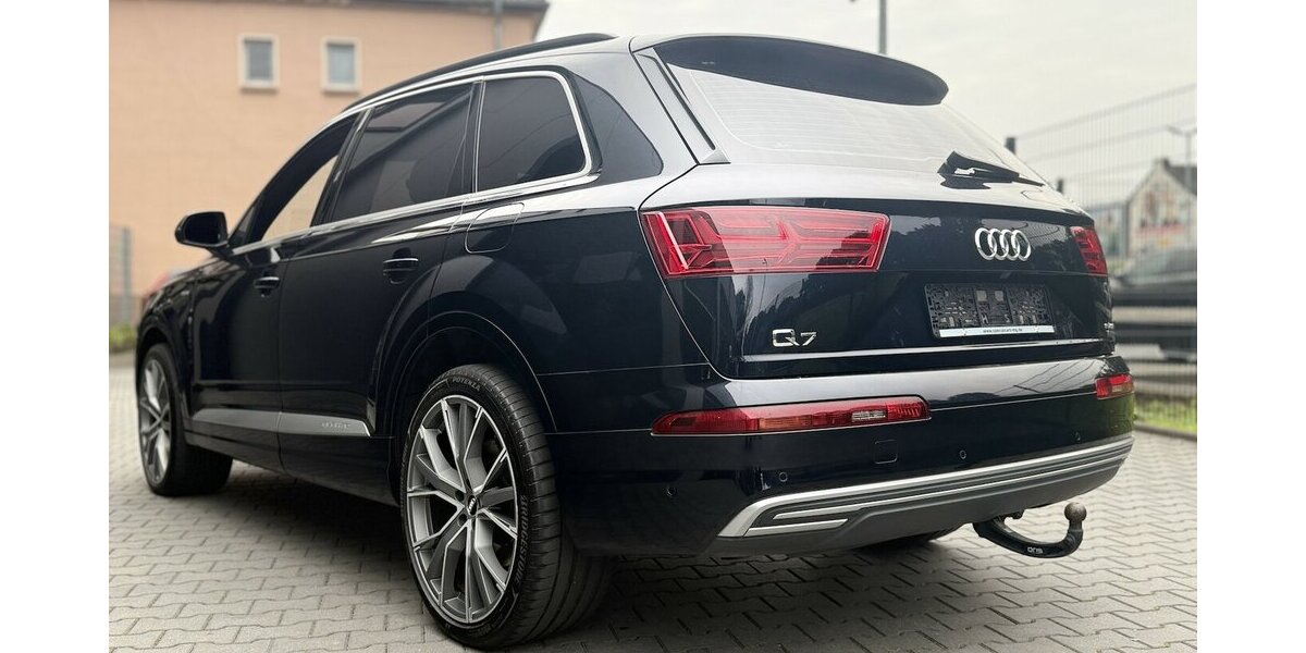 Audi Q7 3.0 TDI e-tron quattro / Panorama / Kamera 179.000 km 30.900 &euro; Mönchengladbach 41066