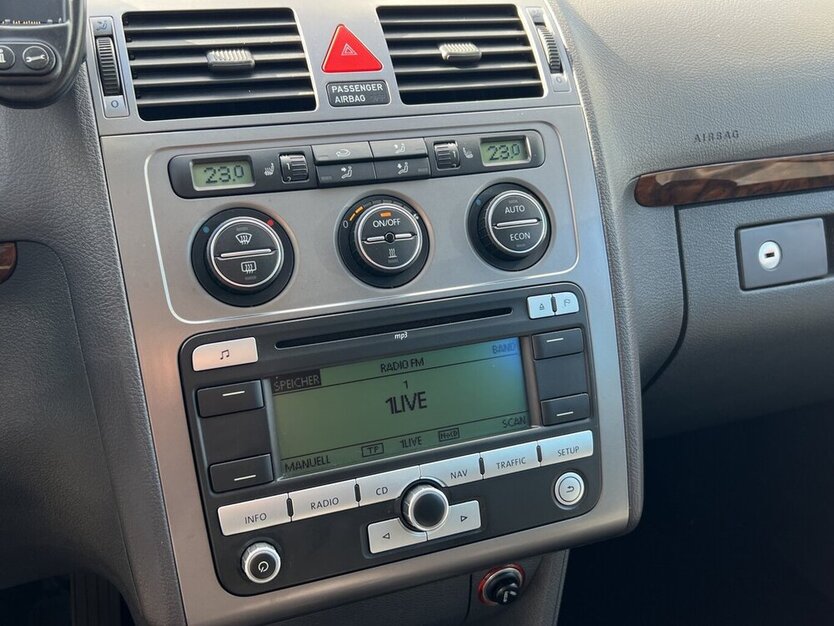 VW Touran Highline Navi Klima Standhzg. PDC Tempo 415.951 km 2.550 € Wuppertal 42327