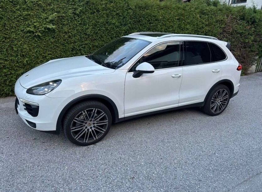 Porsche Cayenne 268.000 km 32.000 € Köln 50678