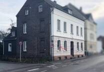 PROVISIONSFREI für Erwerber in der Zwangsversteigerung: Freistehendes Mehrfamilienhaus (5 Wohnungen)