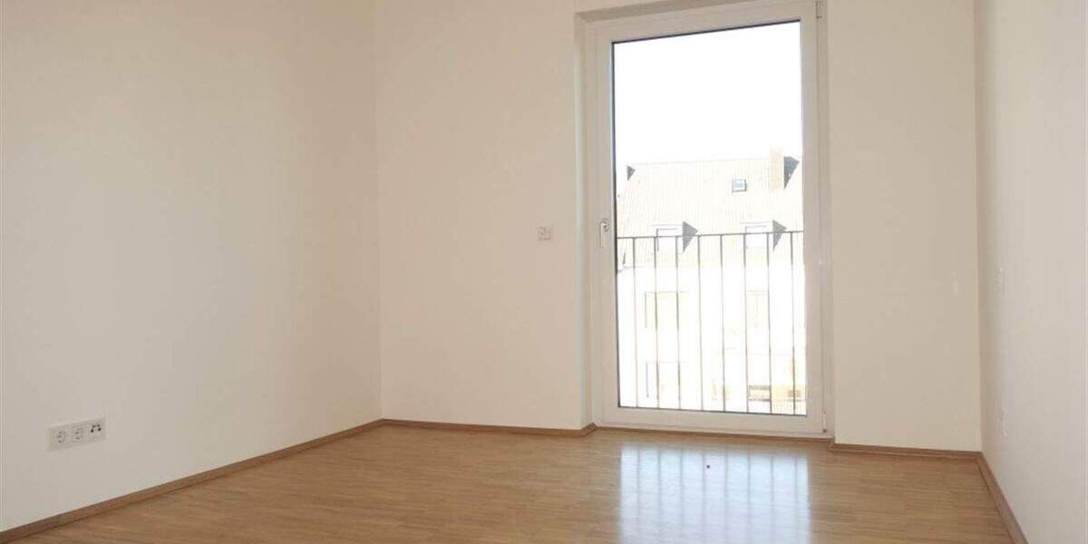 Moderne 3 Zimmer Wohnung mit EBK, Sonnenterrasse, Fernblick. Frisch renoviert. 3 zimmer