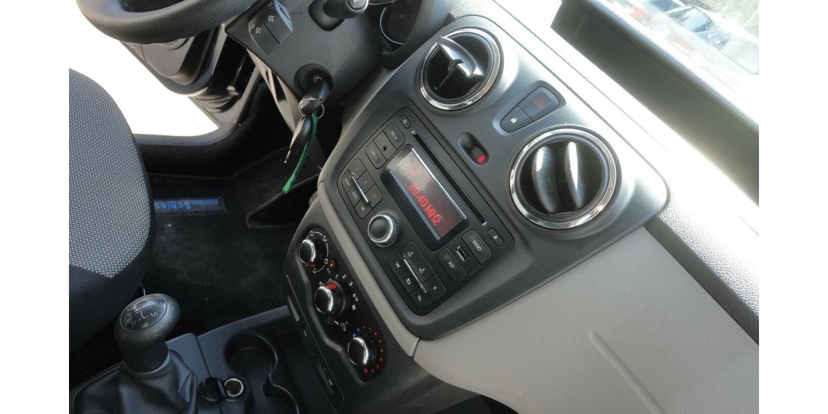 Dacia Dokker Ambiance 1,5dci Rollstuhlrampe Klima 29T 29.000 km 14.999 &euro; Neuss 41462