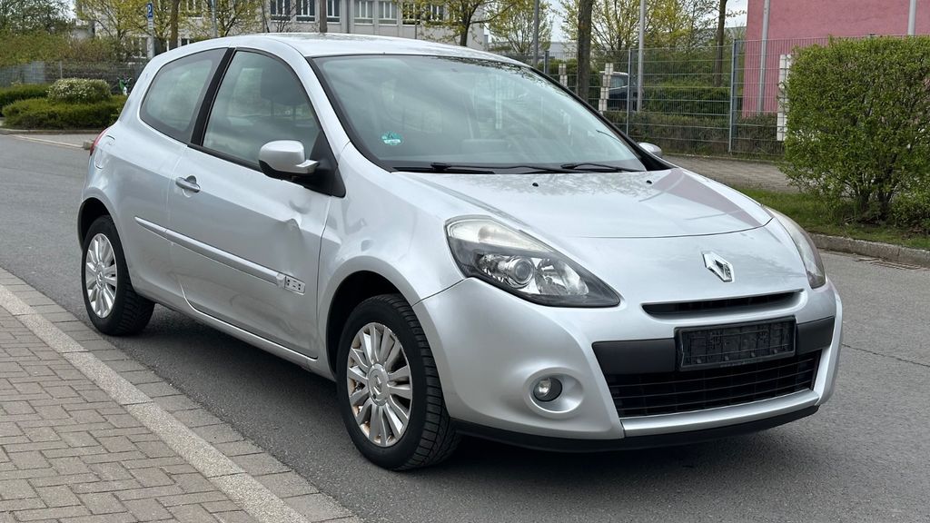 Renault Clio 205.000 km 1.990 &euro; Neuss 41460