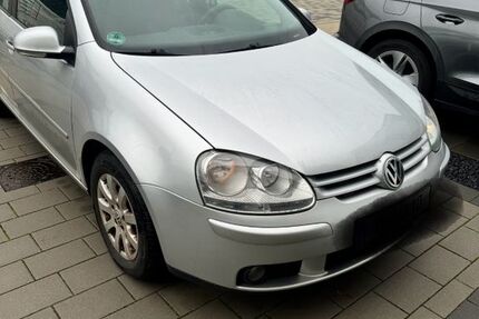 VW Golf 320.000 km 2.800 &euro; Tönisvorst 47918
