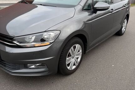 VW Touran 97.500 km 13.000 &euro; Duisburg 47228