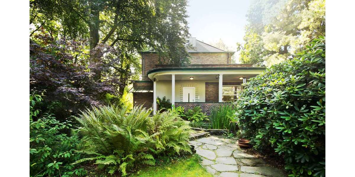 Haus zum Kaufen in Düsseldorf 1.435.000 € 280 m² 9 zimmer