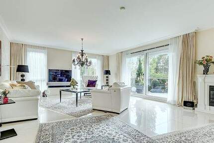 Luxuriöse, Lichtdurchflutete Wohnung mit 2 Terrassen und 2 TG-Plätzen 5 zimmer